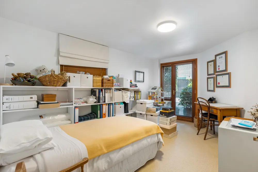 Photos of 83 Bassett Road