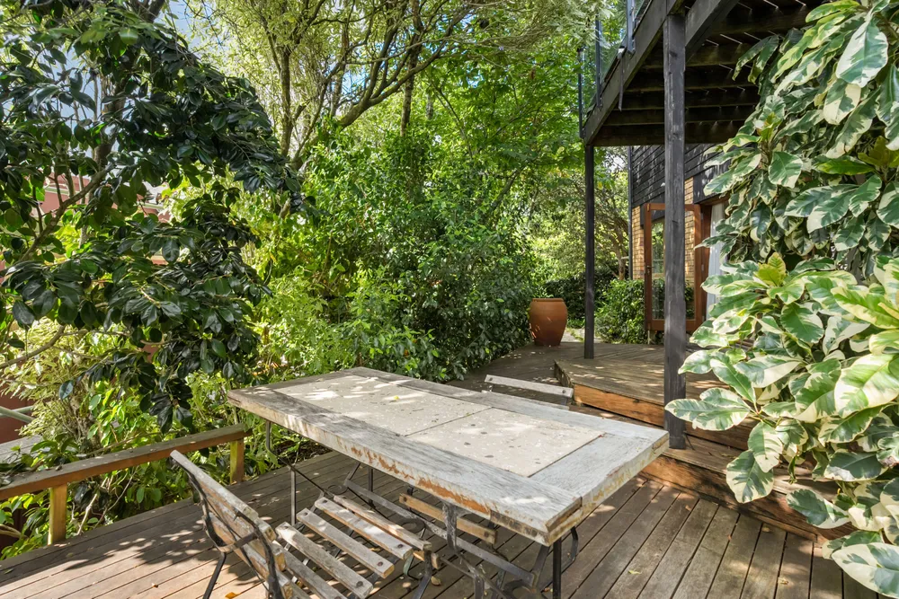 Photos of 83 Bassett Road
