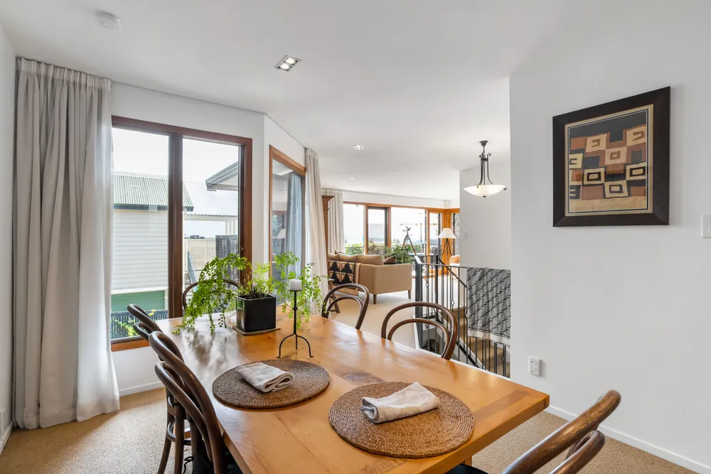 Photos of 83 Bassett Road
