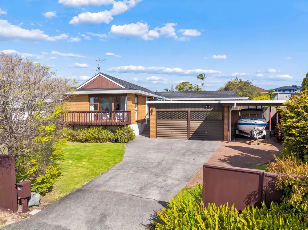 Photos of 174 Fisher Parade
