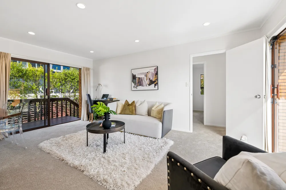 Photos of 174 Fisher Parade