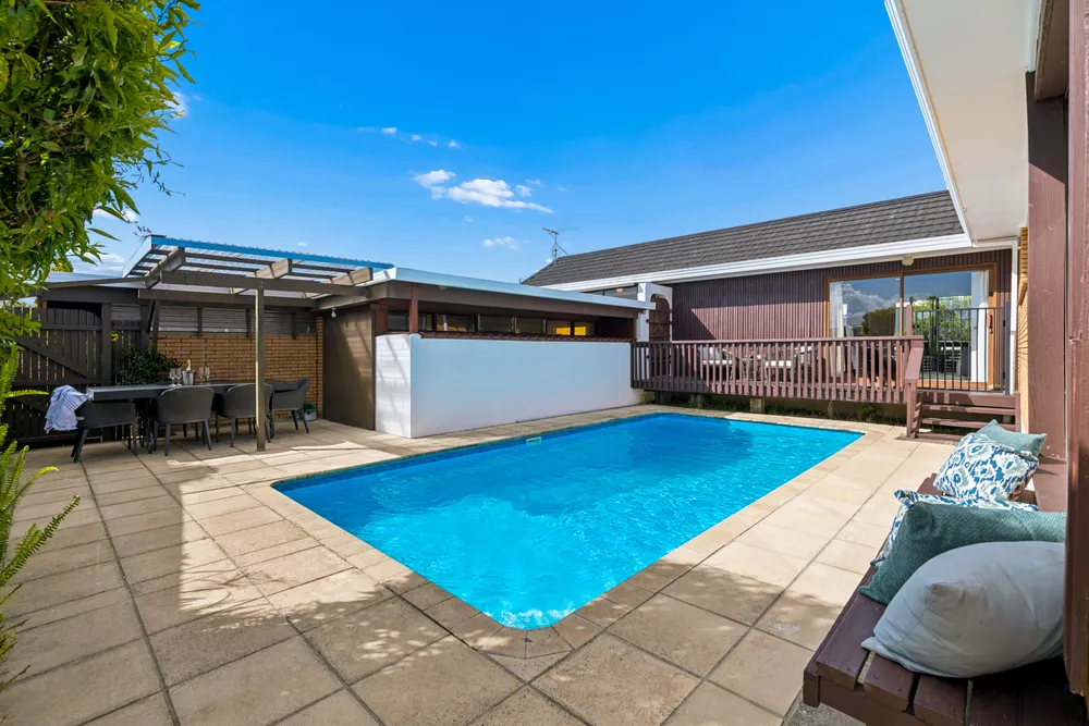 Photos of 174 Fisher Parade