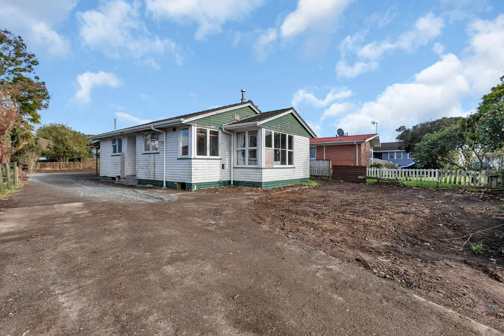Photos of 24 Meadow Park Crescent
