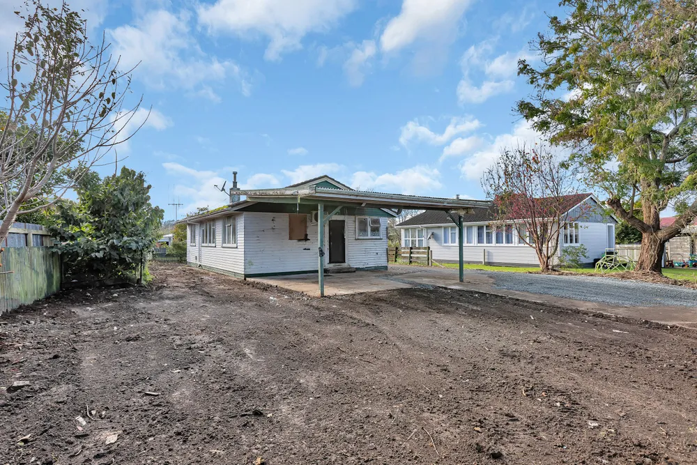Photos of 24 Meadow Park Crescent