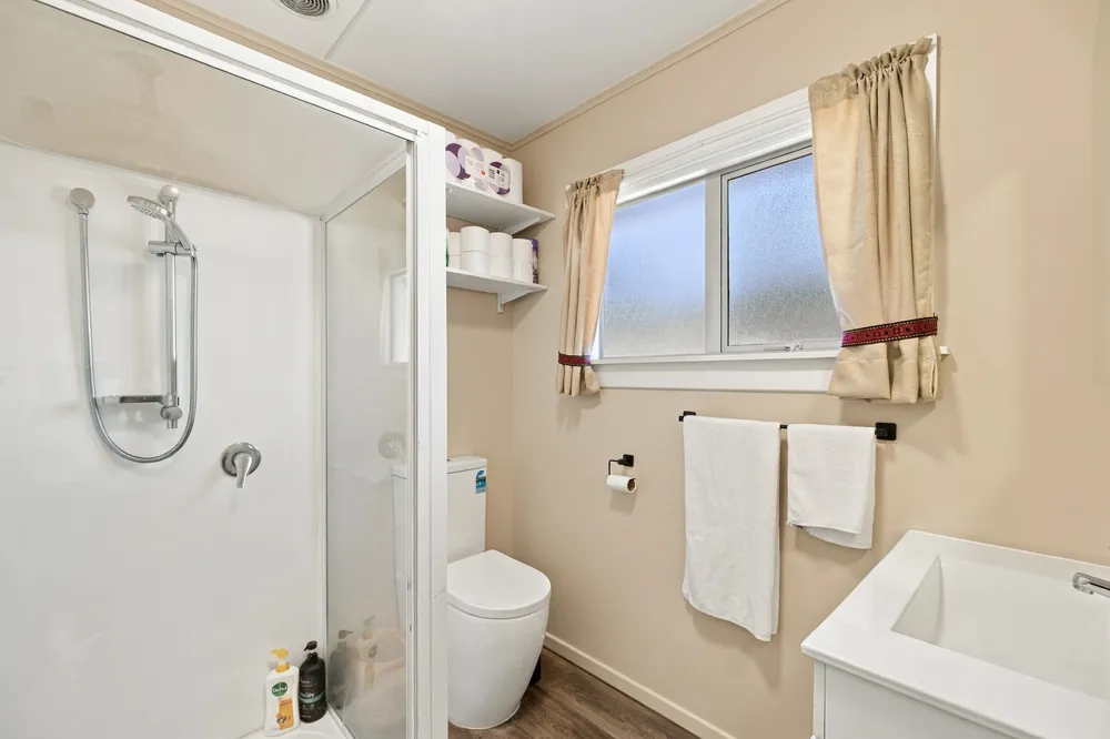 Photos of 72 Isleworth Road