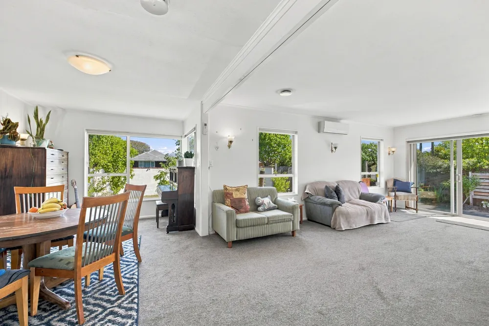 Photos of 72 Isleworth Road