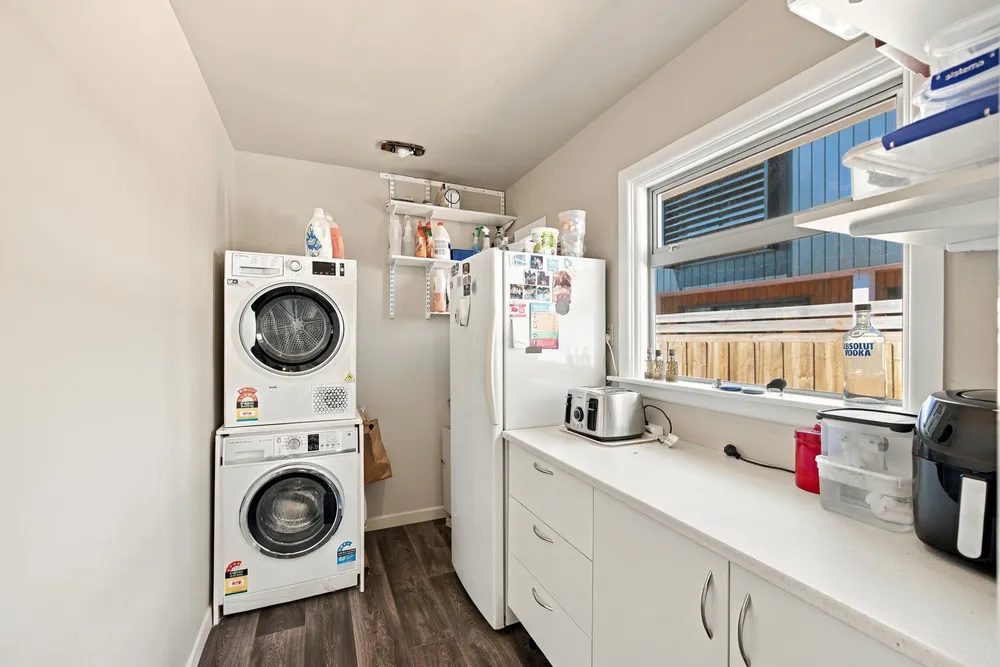 Photos of 72 Isleworth Road