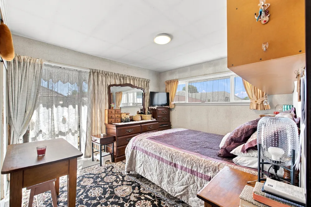 Photos of 72 Isleworth Road