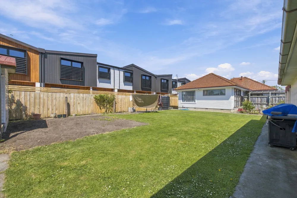 Photos of 72 Isleworth Road