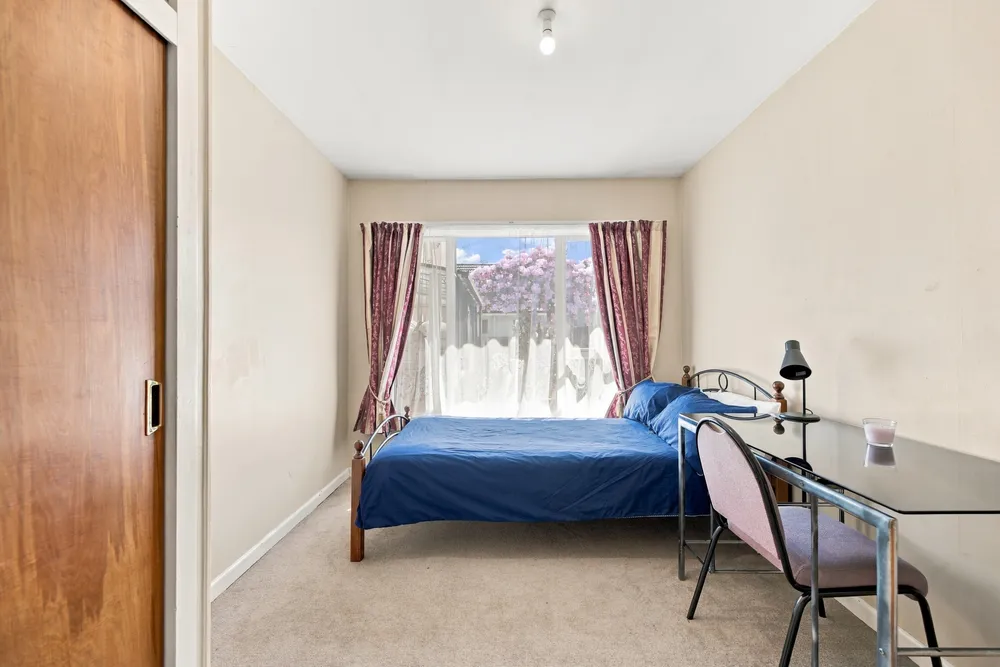 Photos of 72 Isleworth Road