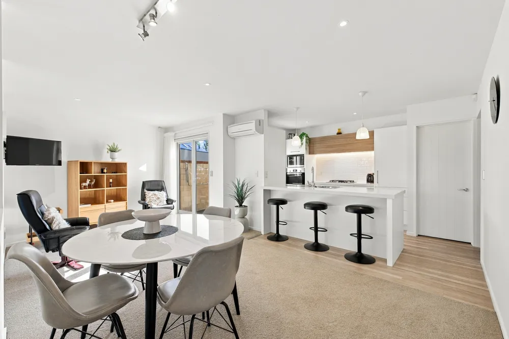 Photos of 72 Isleworth Road