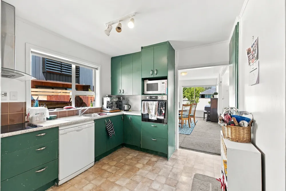 Photos of 72 Isleworth Road