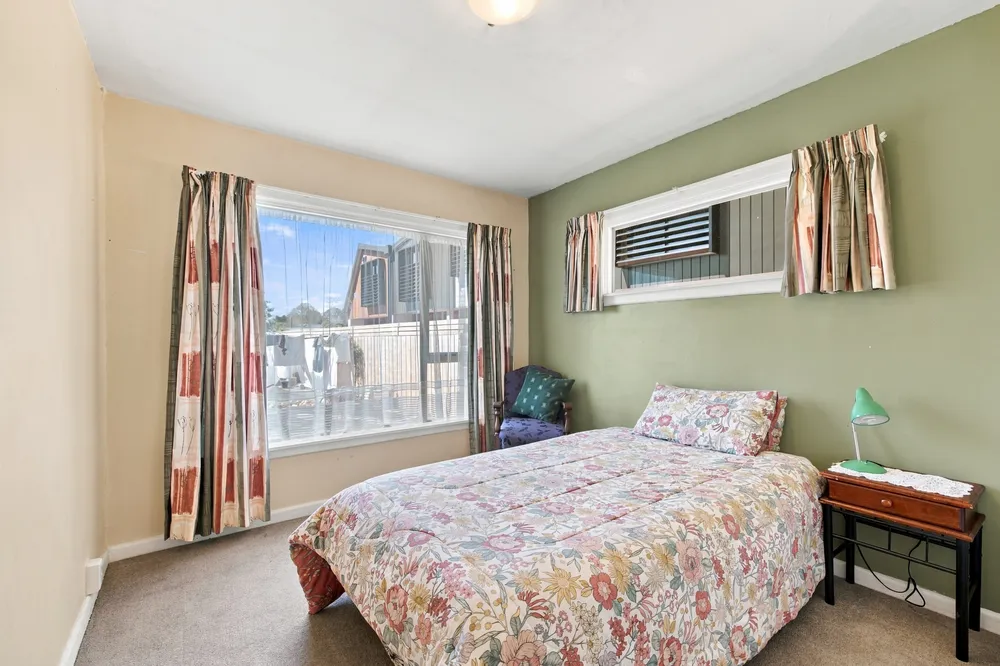 Photos of 72 Isleworth Road