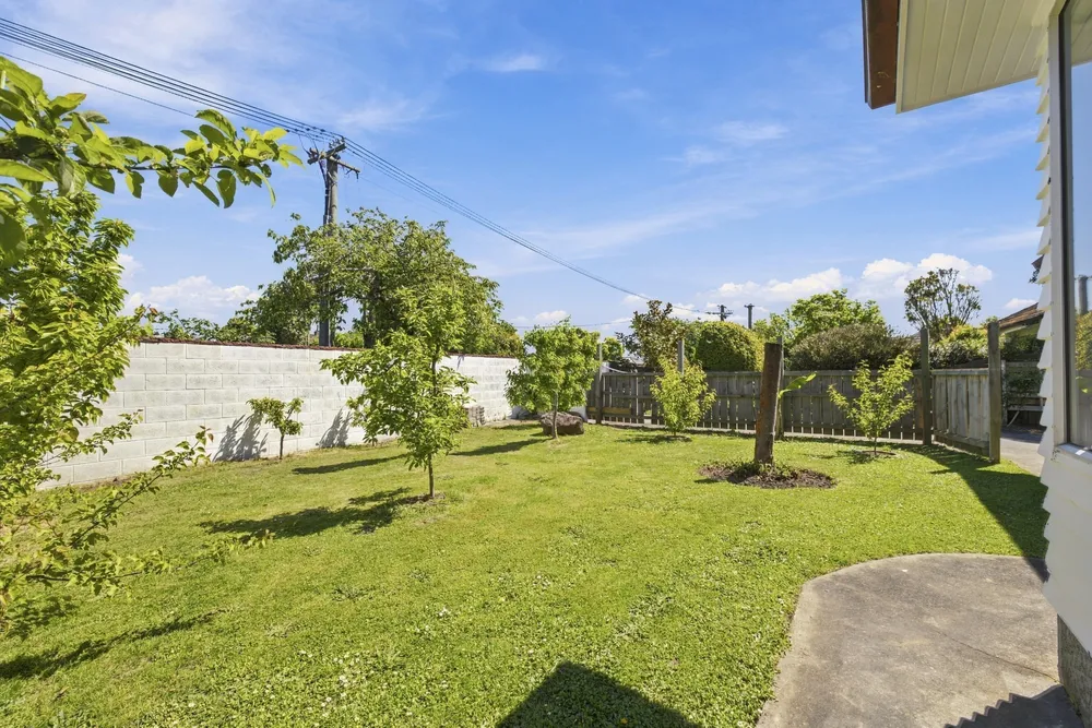 Photos of 72 Isleworth Road