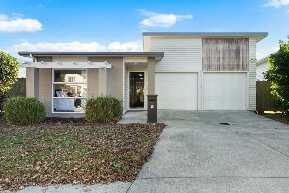 Photos of 48 Popokatea Drive