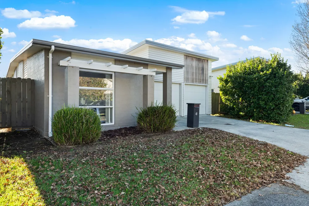 Photos of 48 Popokatea Drive