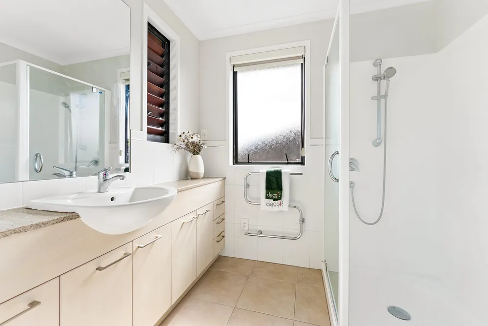 Photos of 6 Ashurst Lane