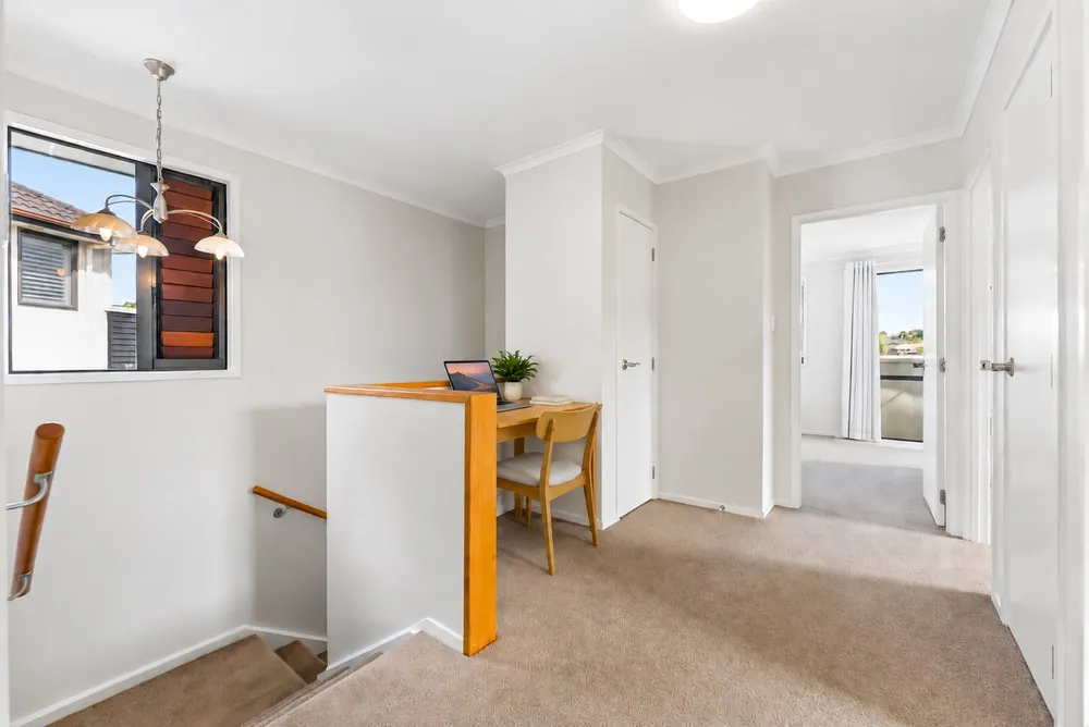 Photos of 6 Ashurst Lane