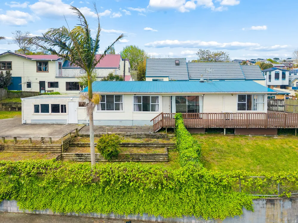 Photo of 62 Tiverton Road, New Windsor