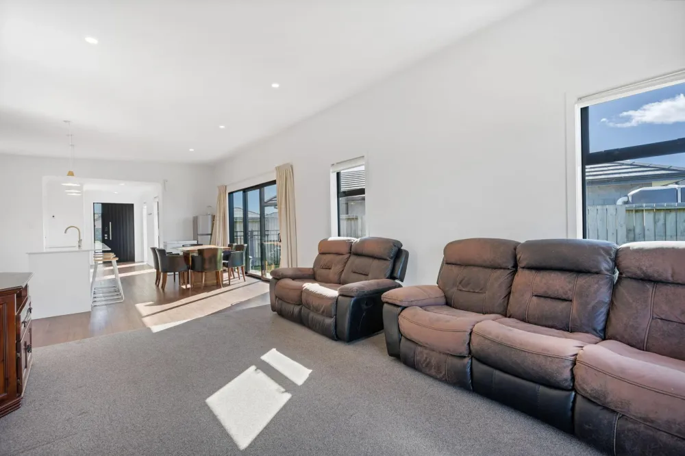Photos of 2 Tupeia Lane