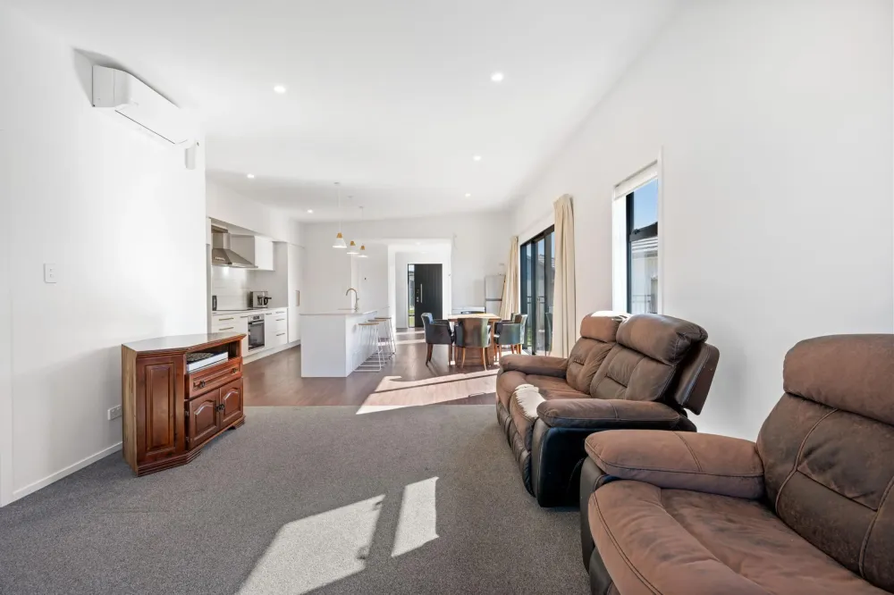 Photos of 2 Tupeia Lane