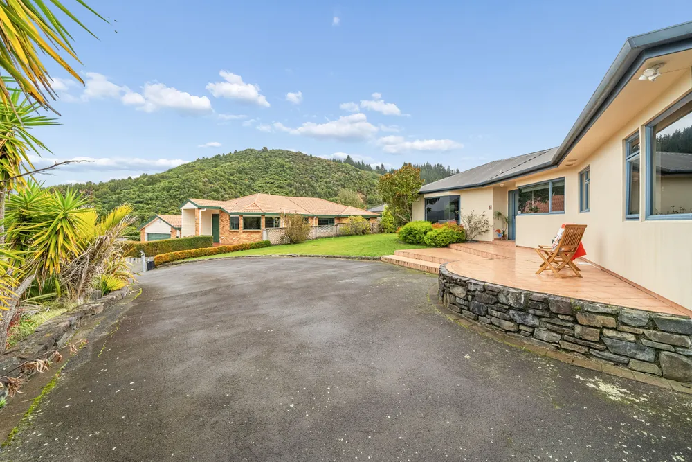 Photos of 34 Birkinshaw Grove