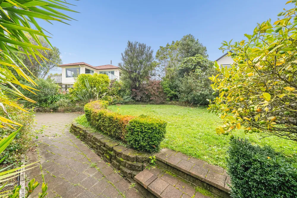 Photos of 34 Birkinshaw Grove