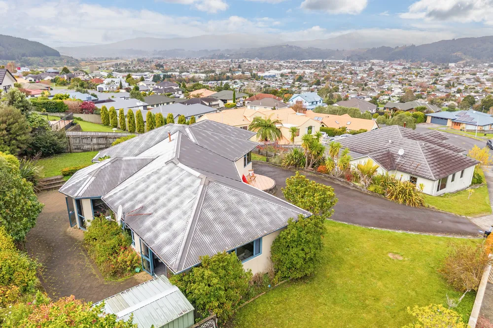 Photos of 34 Birkinshaw Grove