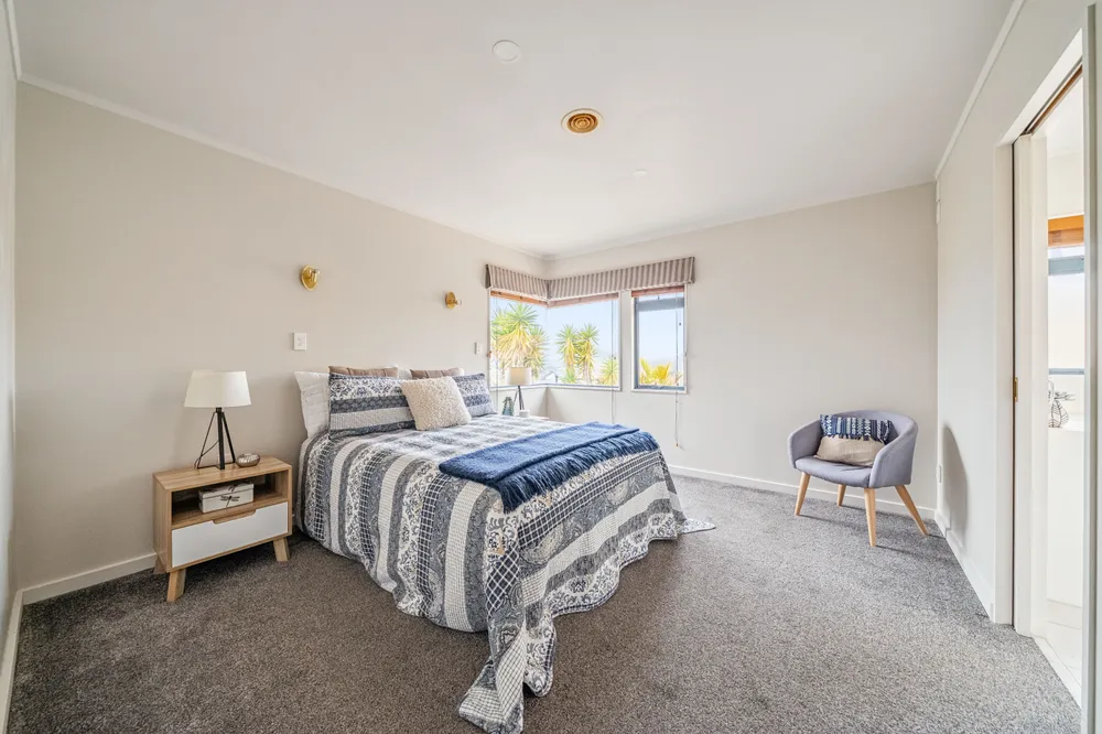 Photos of 34 Birkinshaw Grove
