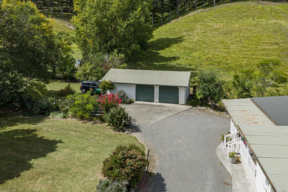Photos of 564 Swamp Road