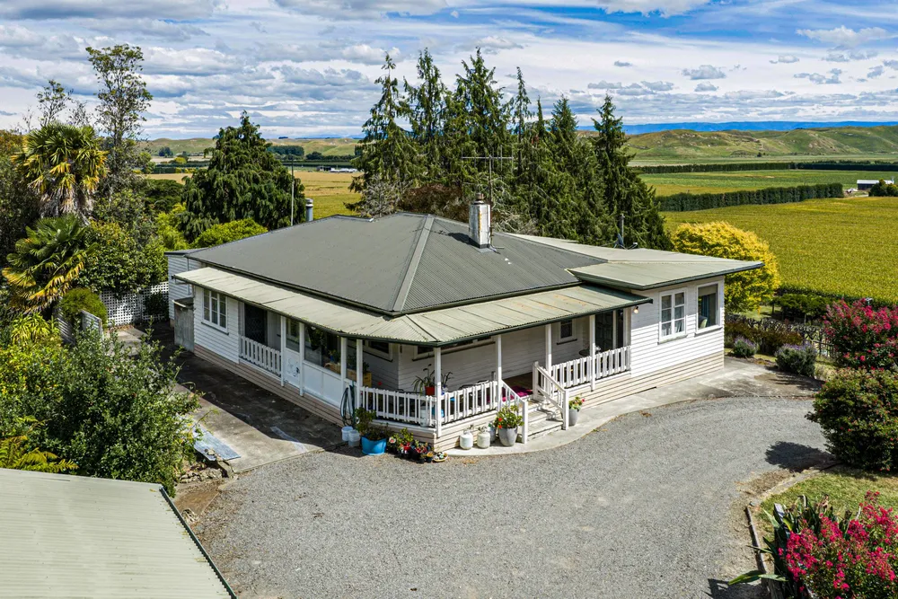 Photos of 564 Swamp Road