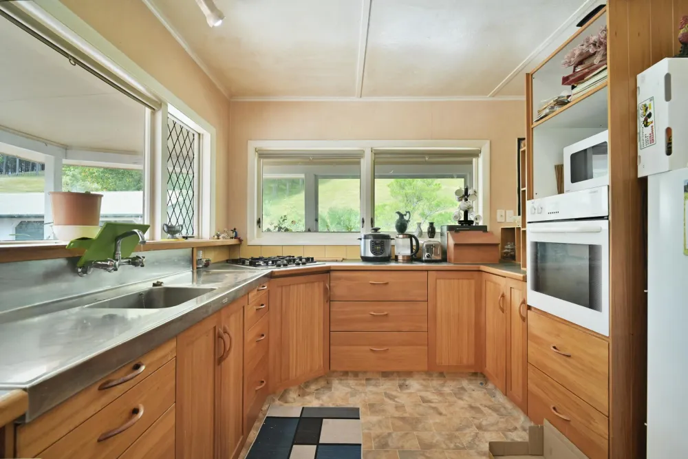 Photos of 564 Swamp Road