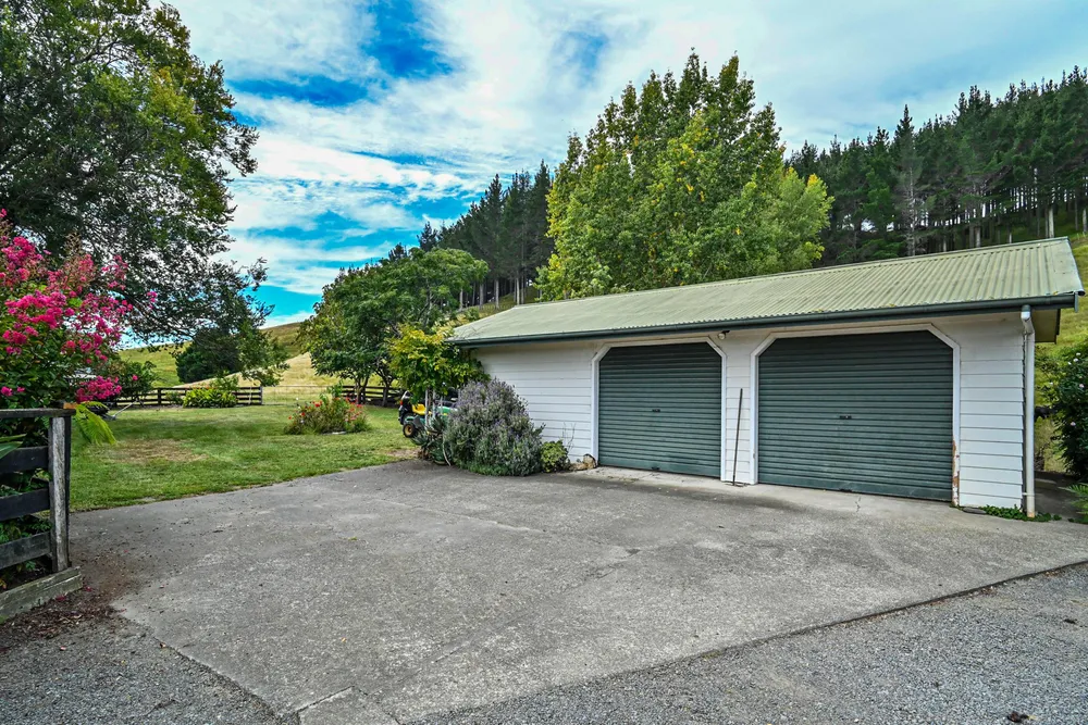 Photos of 564 Swamp Road