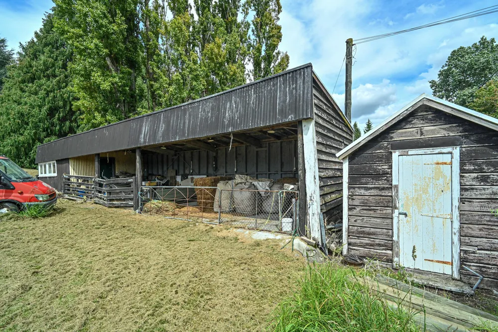Photos of 564 Swamp Road