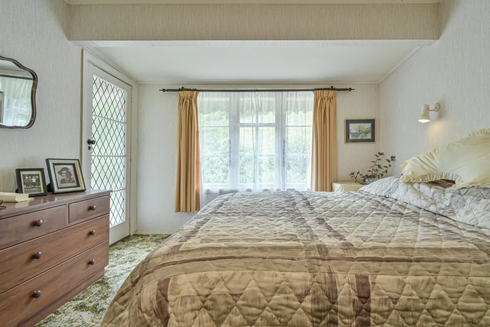 Photos of 564 Swamp Road