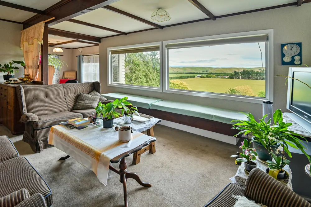 Photos of 564 Swamp Road