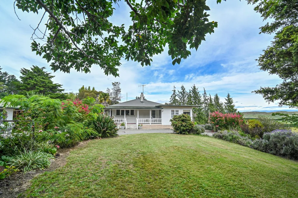 Photos of 564 Swamp Road