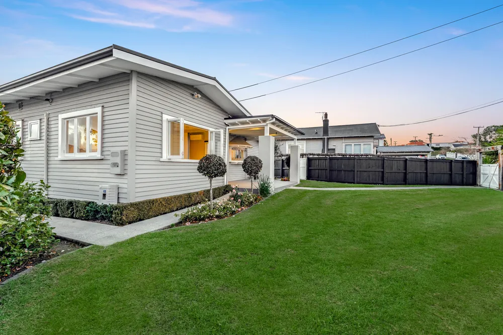 Photos of 53 Koraha Street