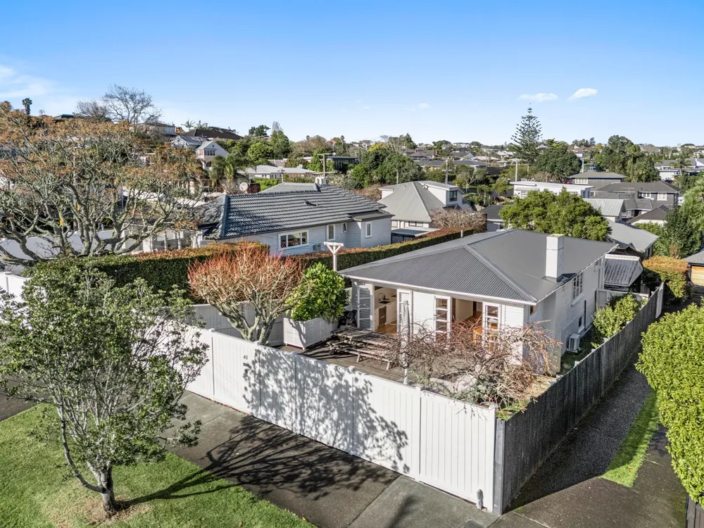 Photos of 41 Harapaki Road