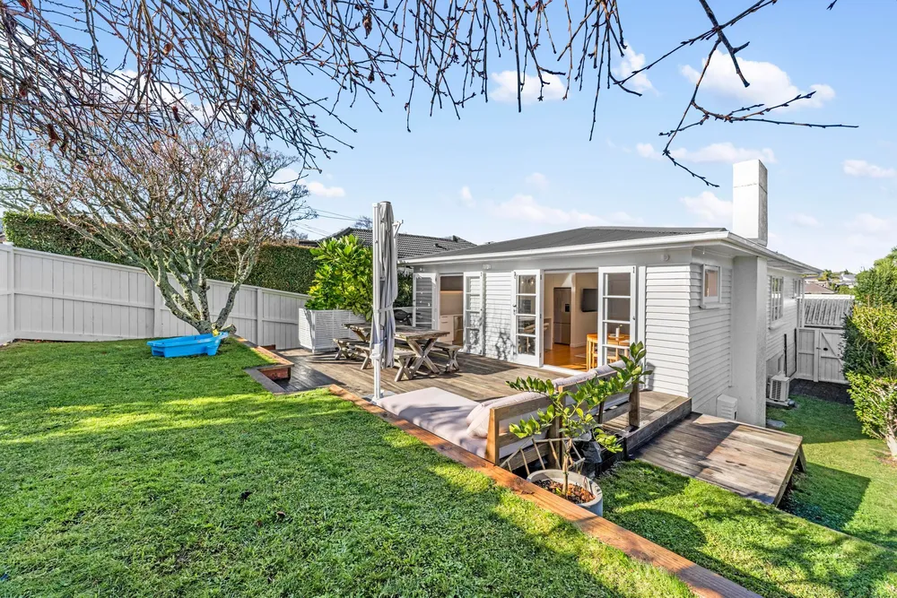 Photos of 41 Harapaki Road