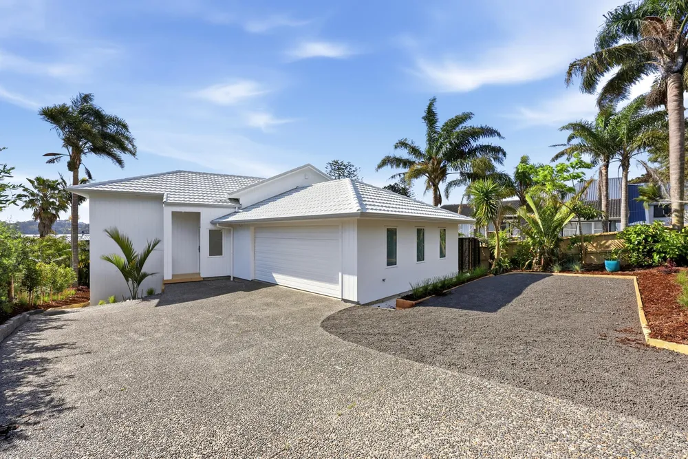 Photos of 4 Twin Wharf Road