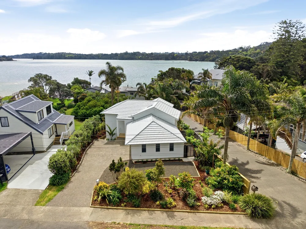 Photos of 4 Twin Wharf Road
