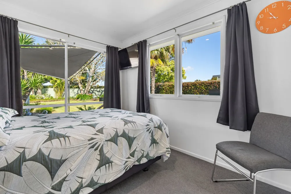 Photos of 40 Meadow Park Crescent