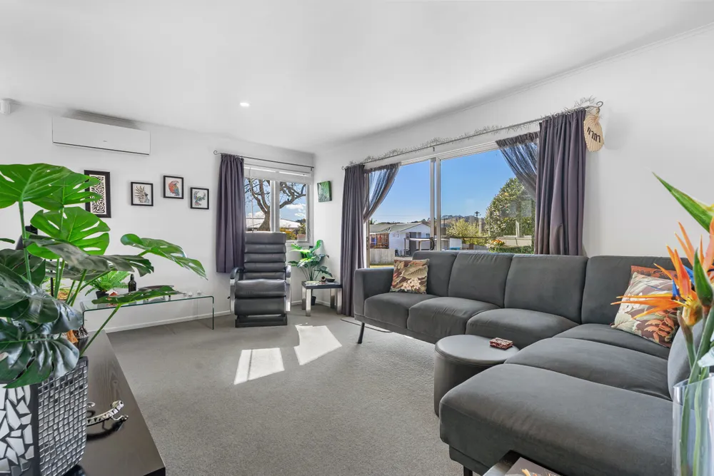 Photos of 40 Meadow Park Crescent