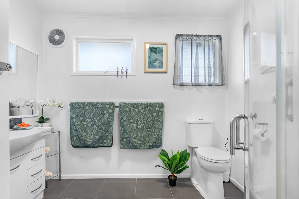 Photos of 40 Meadow Park Crescent
