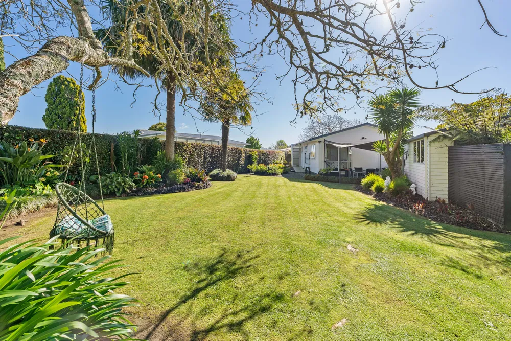 Photos of 40 Meadow Park Crescent