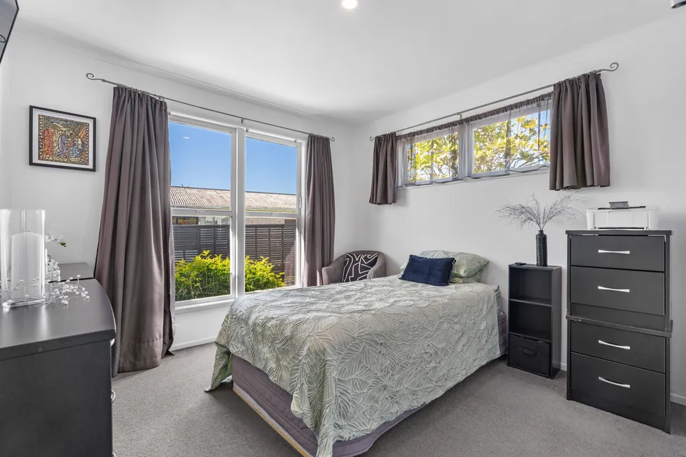 Photos of 40 Meadow Park Crescent