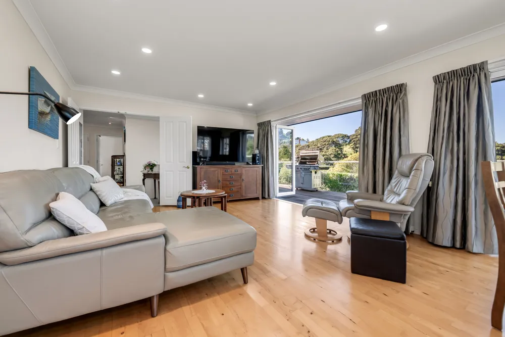Photos of 10 Ramoana Mews