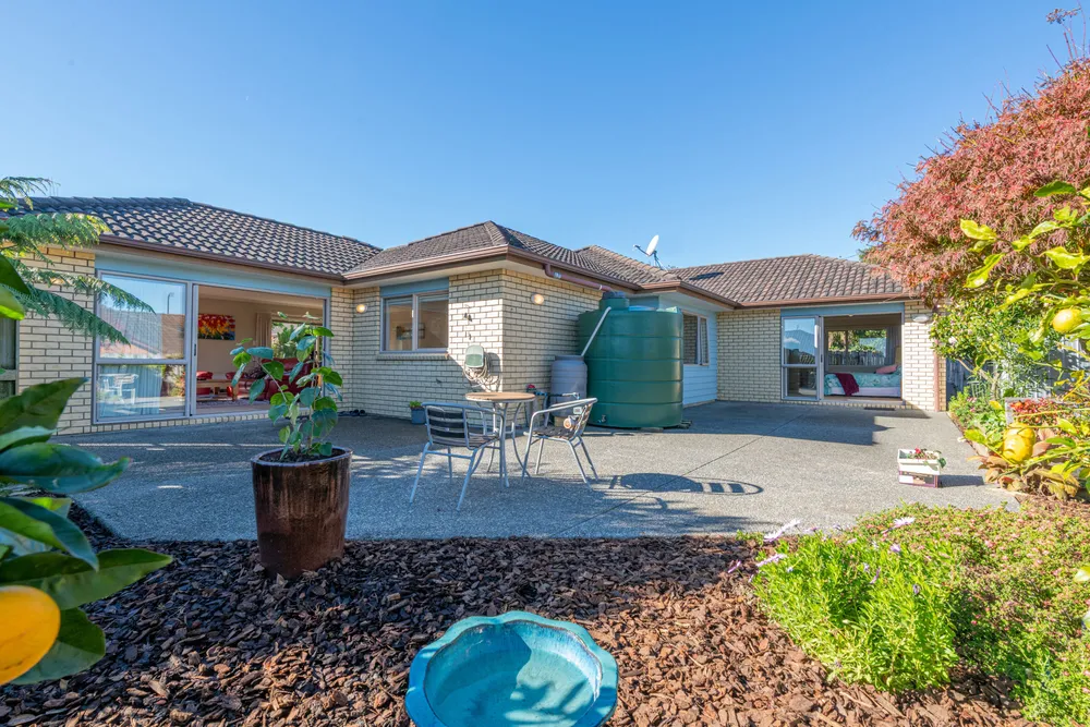 Photos of 44 Seamount Drive