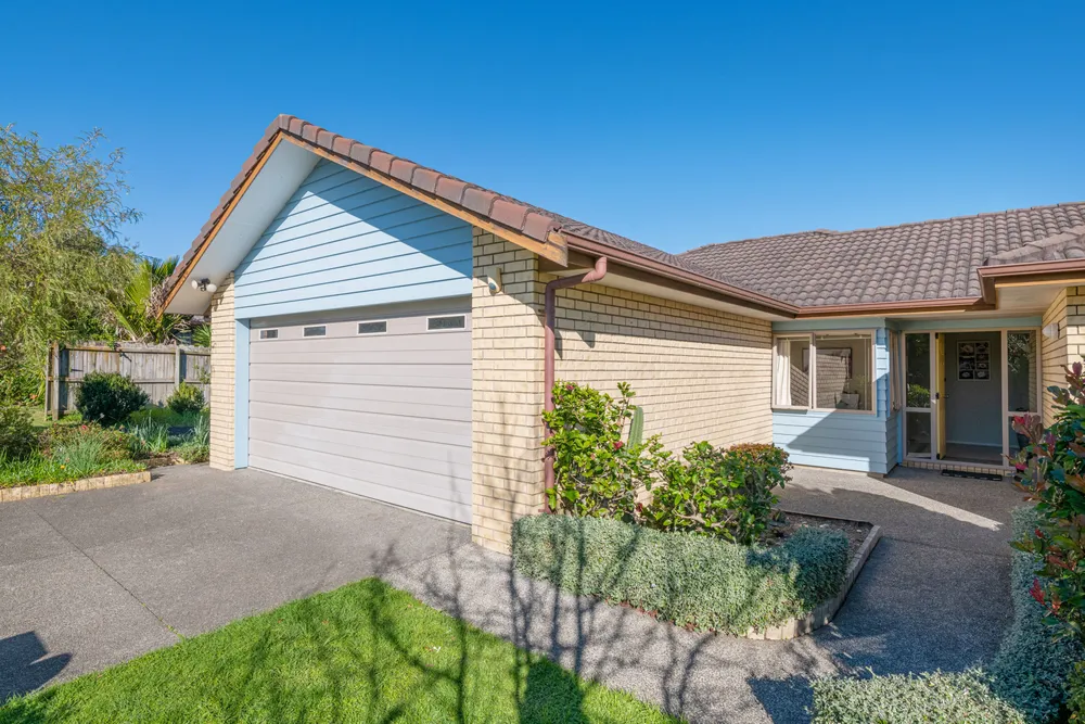 Photos of 44 Seamount Drive